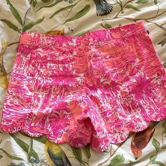 Bright pink Lilly Pulitzer shorts - Picture 4 of 4